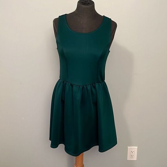 Divided by H&M Women's Forest Green Sleeveless Scoop Neck Mini Dress - Picture 1 of 10